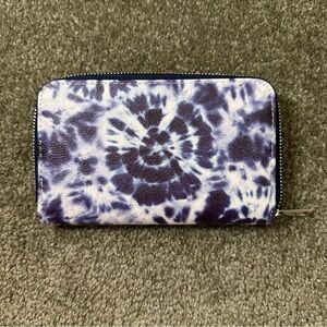 ⭐️ Blue Tie-Dye Wallet like new 4”x7”